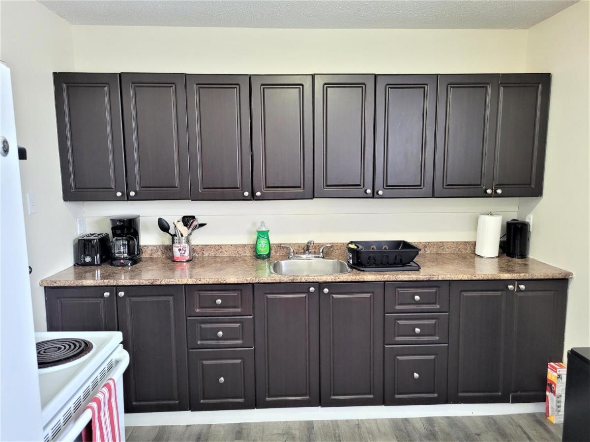 Cozy 4 Bedroom Townhouse - Peaceful Feel Of Home Winnipeg Eksteriør billede